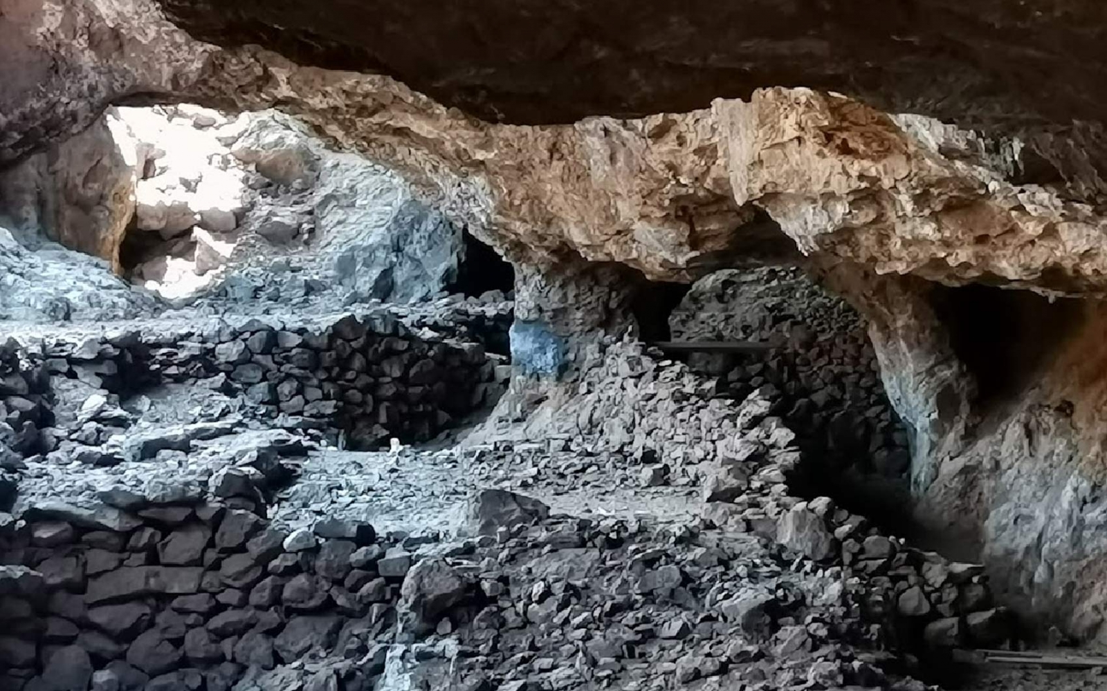 Cave Tourkala